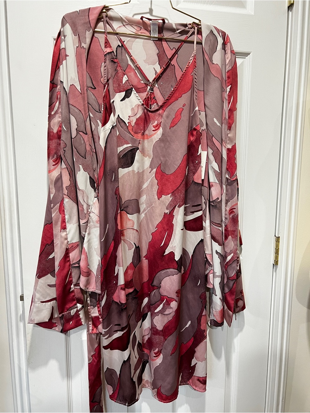 Stars Above Pink Floral Nightgown and Robe Set Floral Size XS/S Feels Like Silk